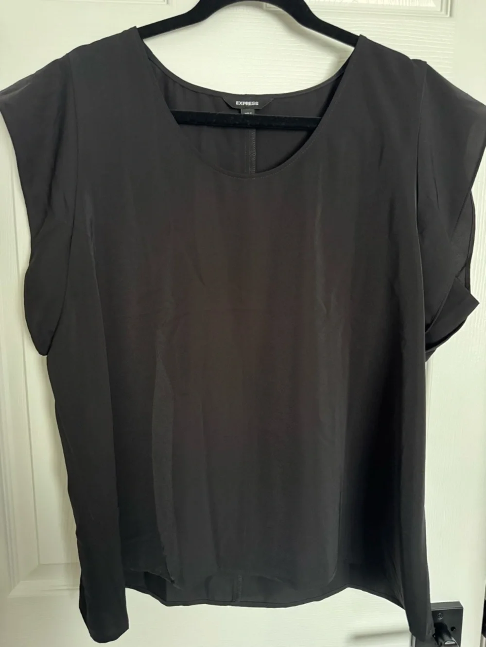 Express Black Cap Sleeve Scoop Neck Blouse - Picture 1 of 2